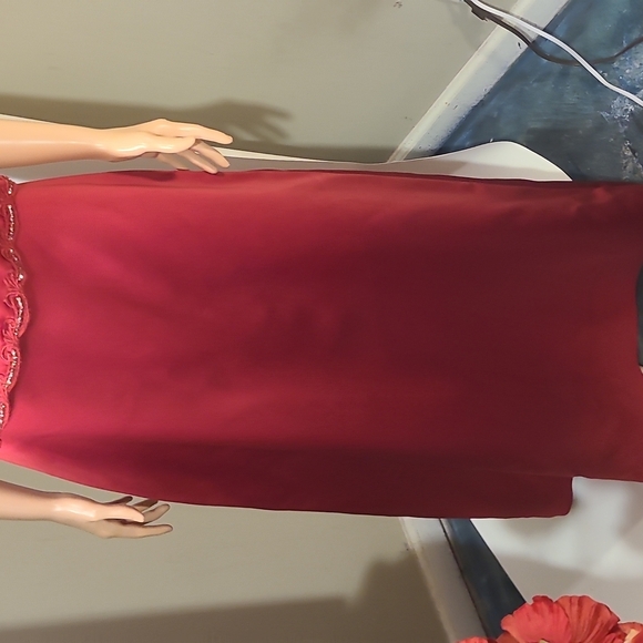 Elegant 2pc Deep Red Sleeveless Skirt Set - Picture 4 of 14